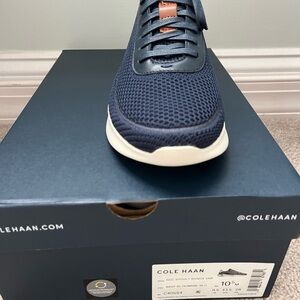 NWT Cole Haan Men's Dark Blue Sneakers with White Sole